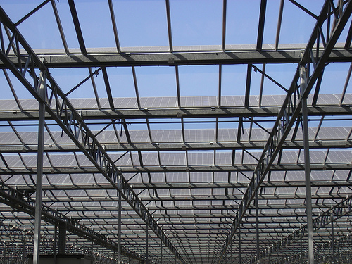 Serra fotovoltaica multifalda