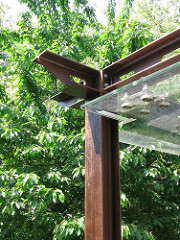 Particolare tettoia copertura legno